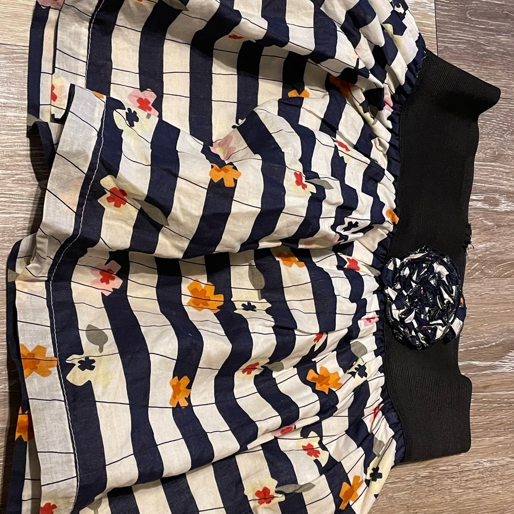 LOB Mini Skirt - Picture 2 of 4